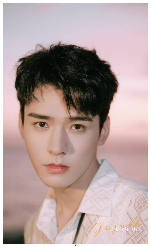 龚俊热巴最新爆料图片视频,甜蜜互动引粉丝热议！”